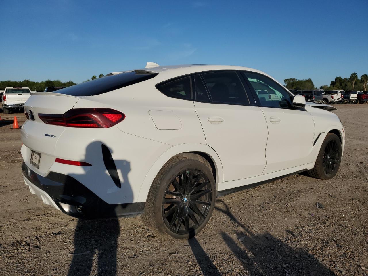 Изображение 3 2023 BMW X6 XDRIVE40I 2023 с VIN 5UXCY6C0XP9P18843