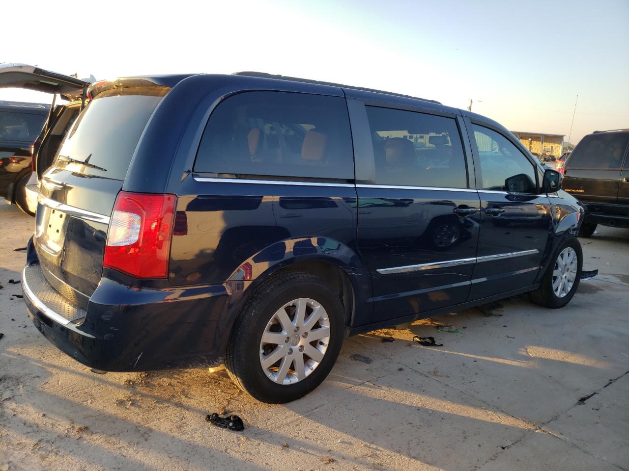 Изображение 3 2014 CHRYSLER TOWN & COUNTRY TOURING 2014 с VIN 2C4RC1BG6ER165739