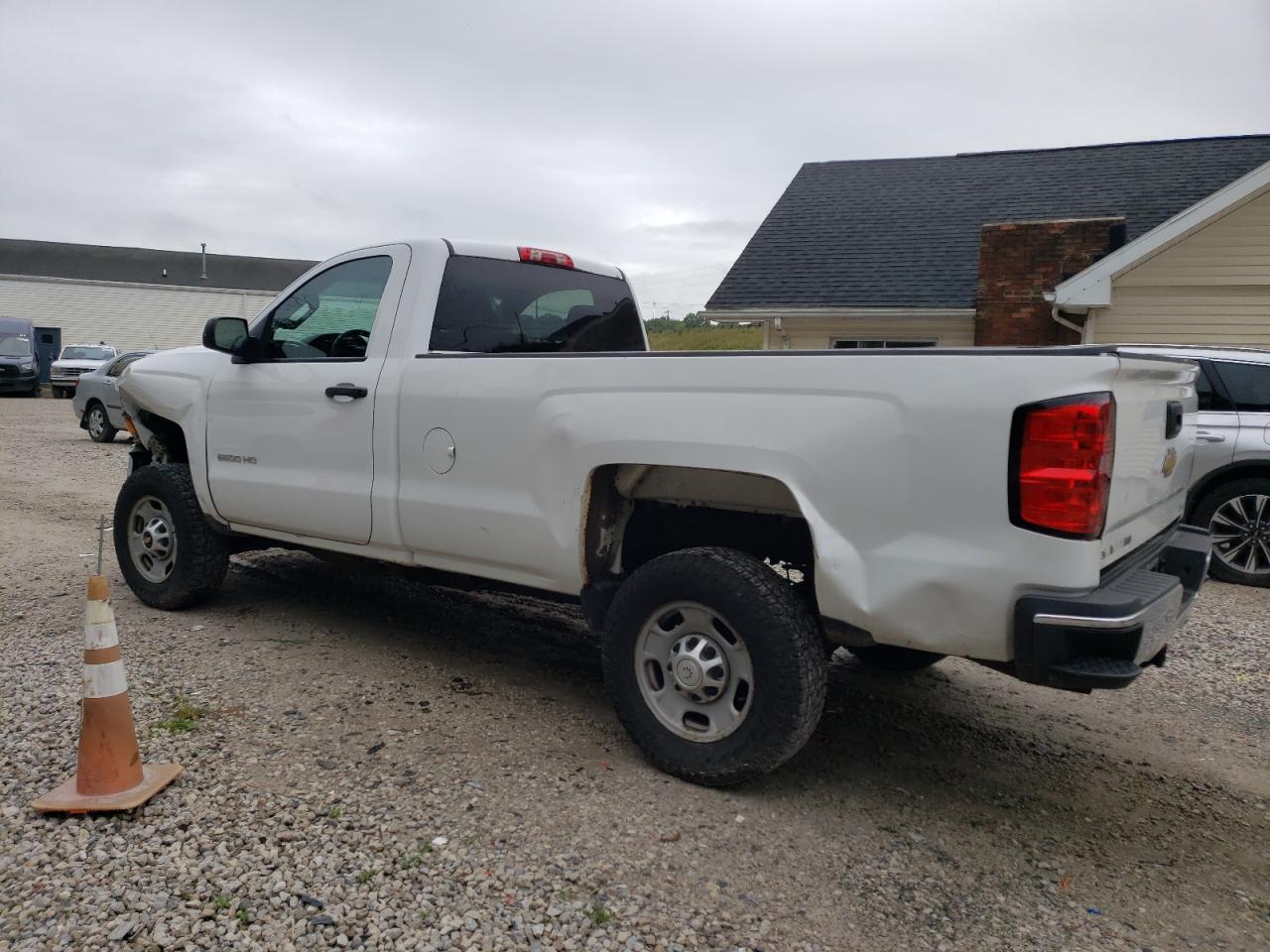 Изображение 2 Chevrolet Silverado C2500 Heavy Duty 2015 с VIN 1GC0CUEGXFZ514074