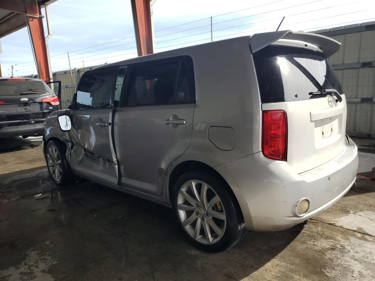 Obraz 2 z 2008 TOYOTA SCION XB 2008 z VIN JTLKE50E281011594