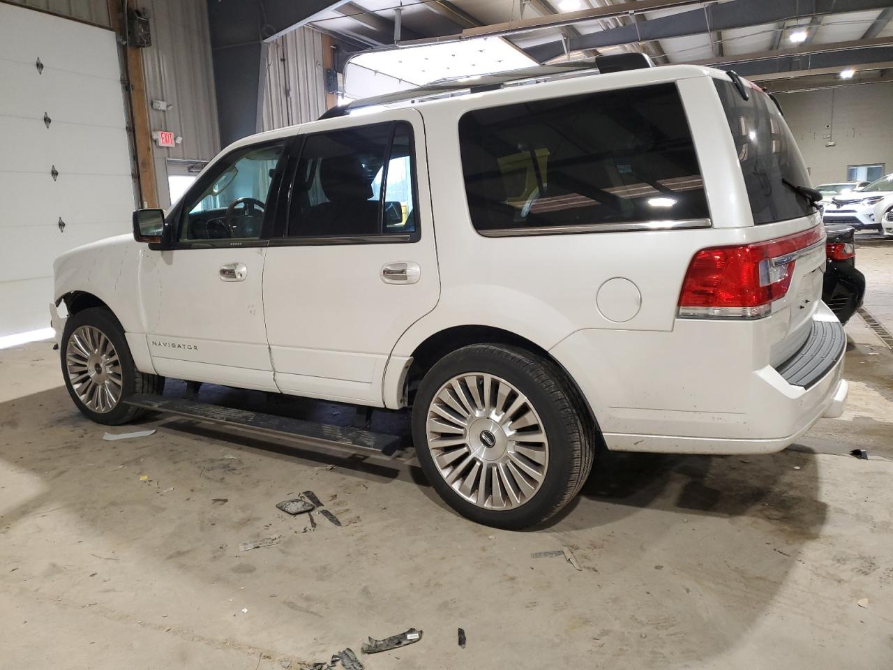 Obraz 2 z 2016 LINCOLN NAVIGATOR RESERVE 2016 z VIN 5LMJJ2LTXGEL07183