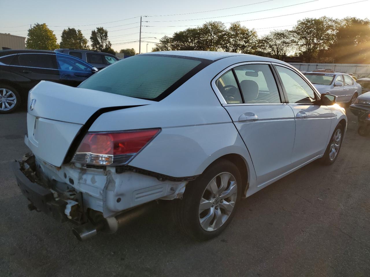 Изображение 3 2010 HONDA ACCORD EX 2010 с VIN 1HGCP2F75AA180050
