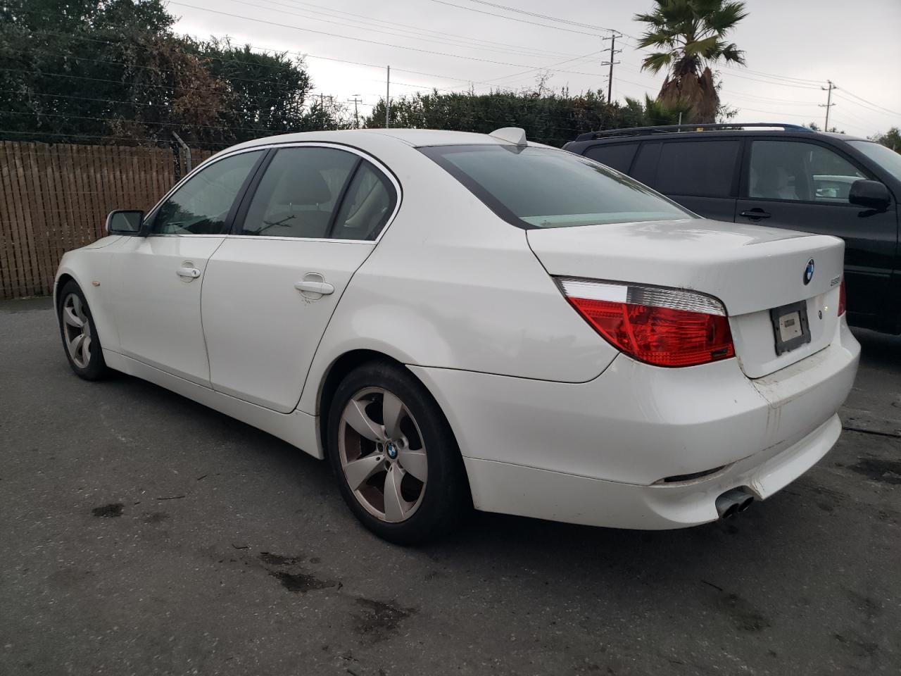 Obraz 2 z 2007 BMW 530 I 2007 z VIN WBANE73517CM46459