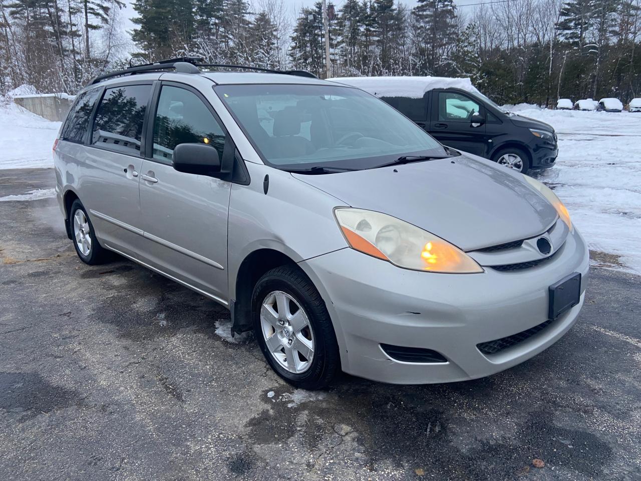 Obraz 2010 TOYOTA SIENNA CE 2010