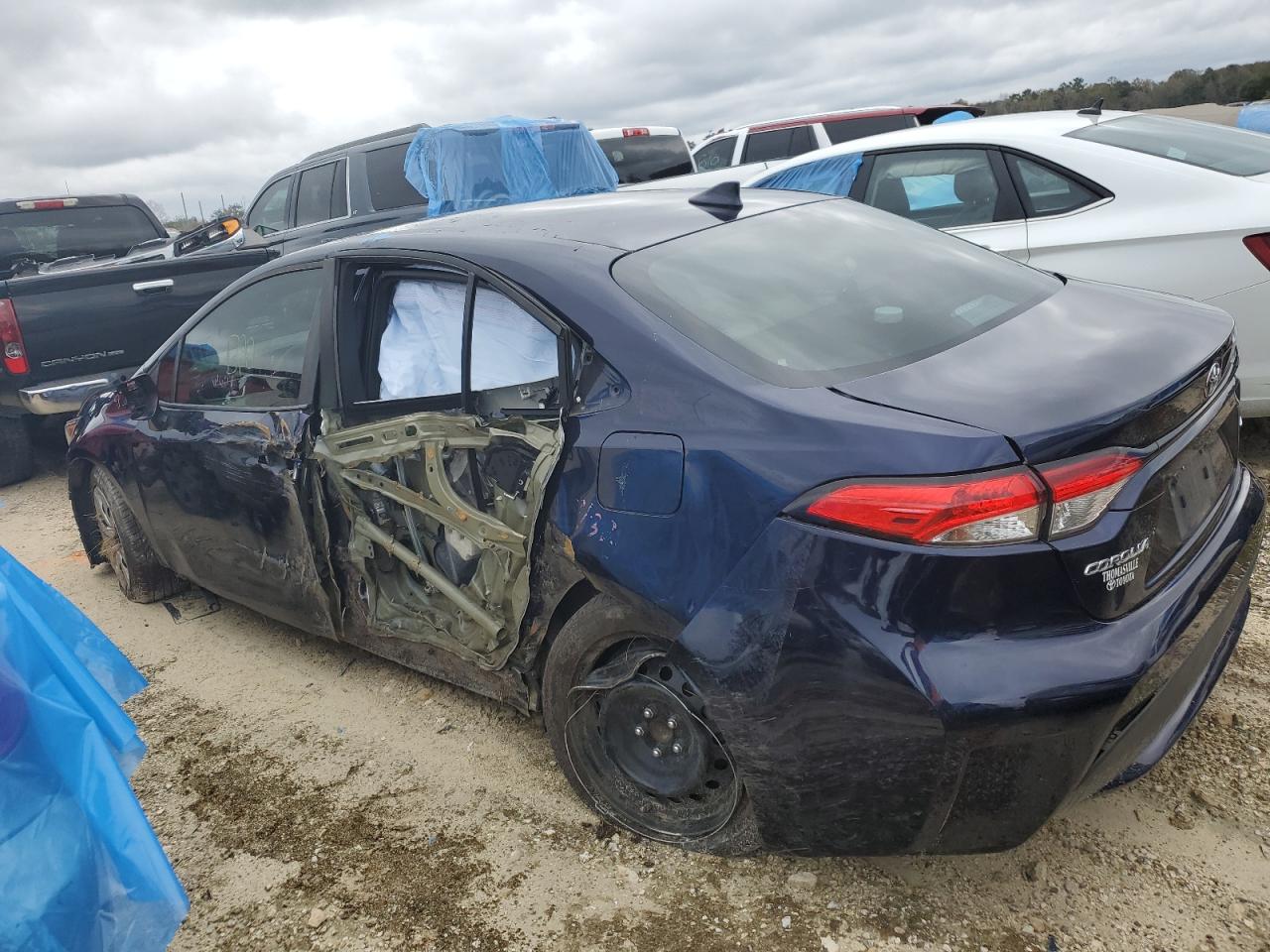 Image 2 of 2020 TOYOTA COROLLA LE 2020 with VIN 5YFEPRAE2LP013553
