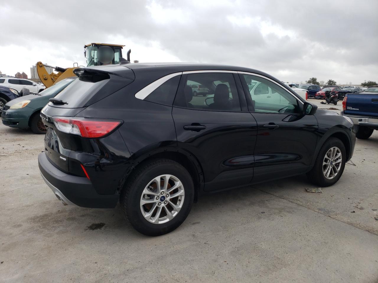 Image 3 of 2022 FORD ESCAPE SE 2022 with VIN 1FMCU9G63NUA84861