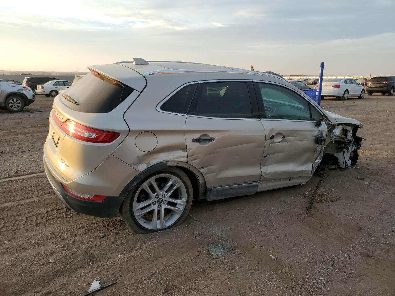 Изображение 3 2017 LINCOLN MKC RESERVE 2017 с VIN 5LMTJ3DH9HUL32043