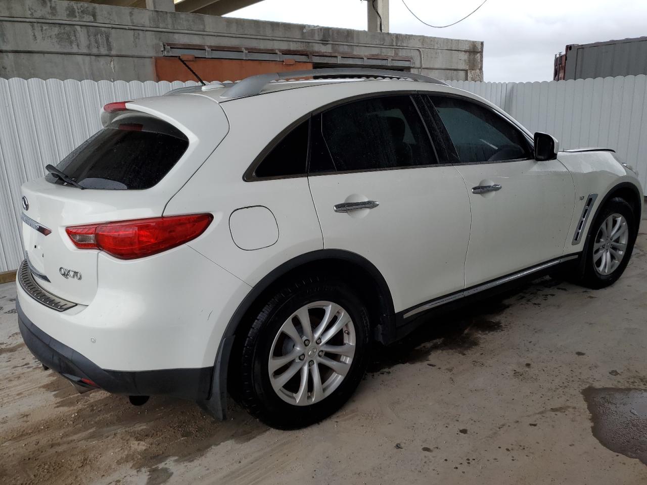 Obraz 3 z 2016 INFINITI QX70  2016 z VIN JN8CS1MU7GM130147