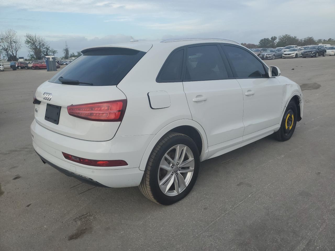Изображение 3 2017 AUDI Q3 PREMIUM 2017 с VIN WA1BCCFSXHR015696