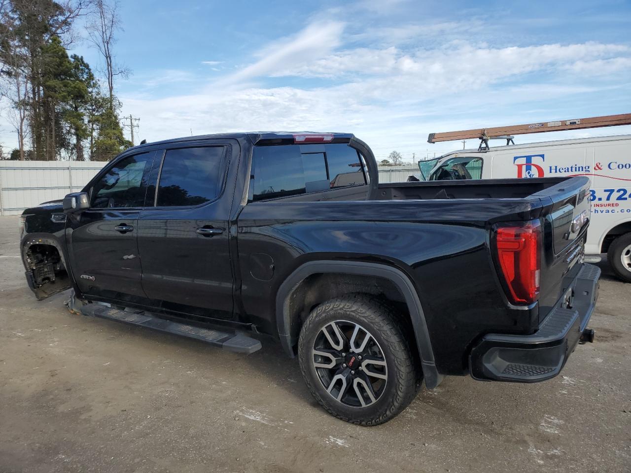 Image 2 of 2020 GMC SIERRA K1500 AT4 2020 with VIN 1GTP9EED2LZ315511