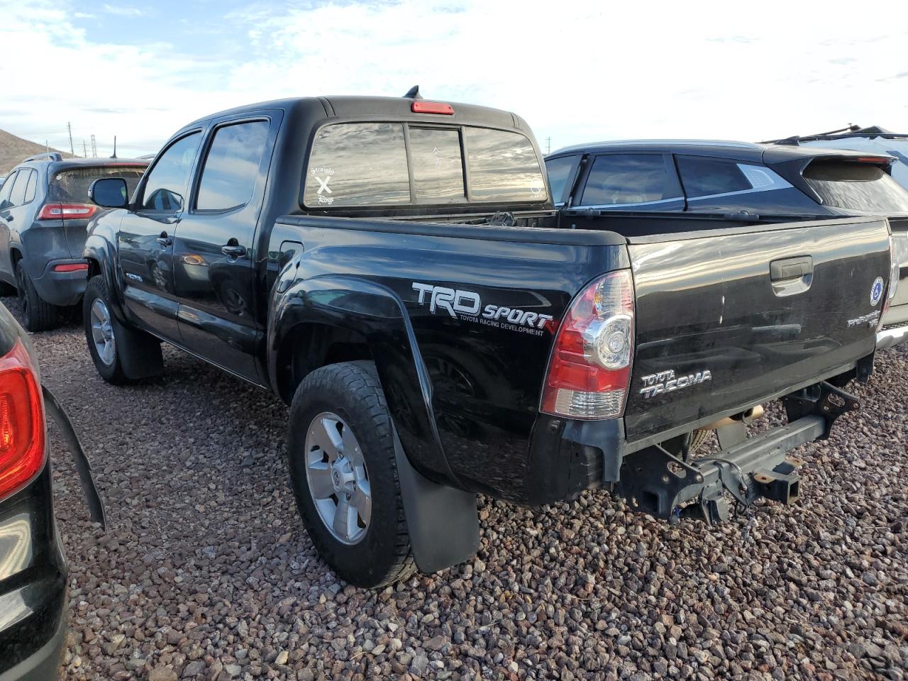 Image 2 of 2015 TOYOTA TACOMA DOUBLE CAB PRERUNNER 2015 with VIN 3TMJU4GN2FM193307