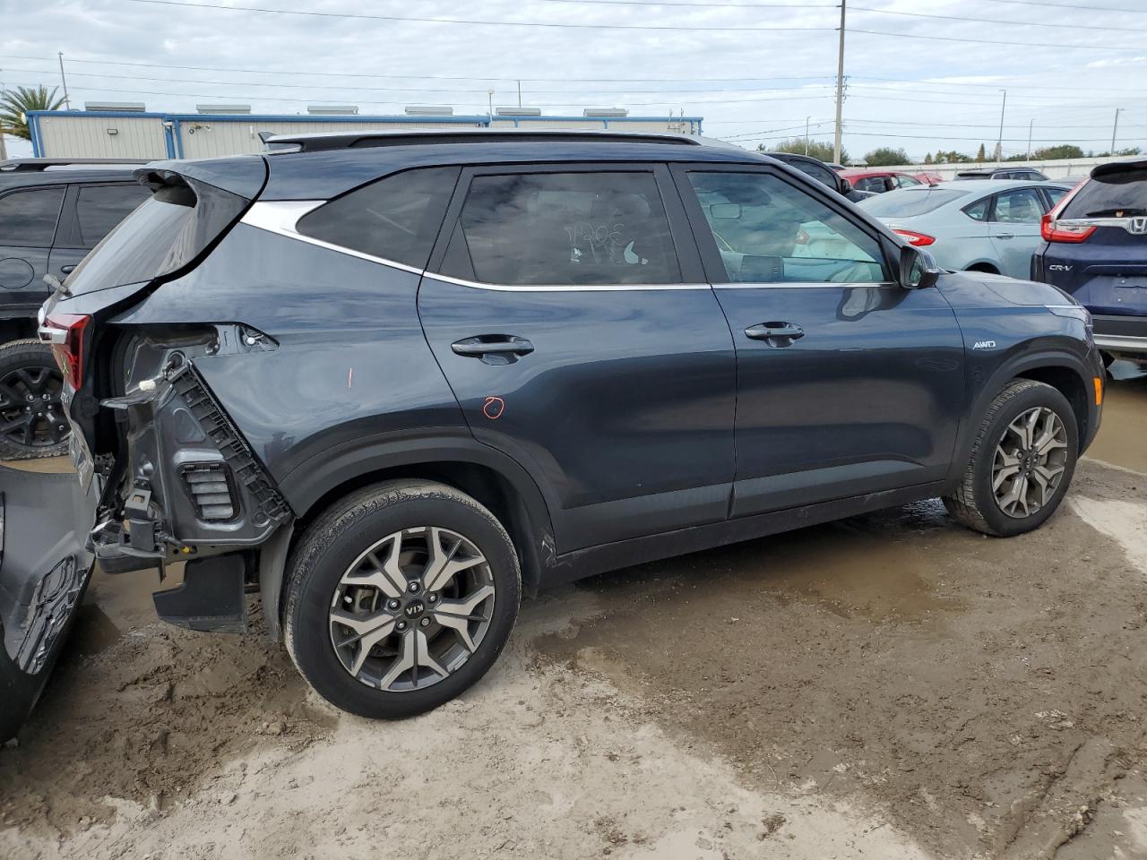Obraz 3 z 2021 KIA SELTOS EX 2021 z VIN KNDERCAA2M7158535