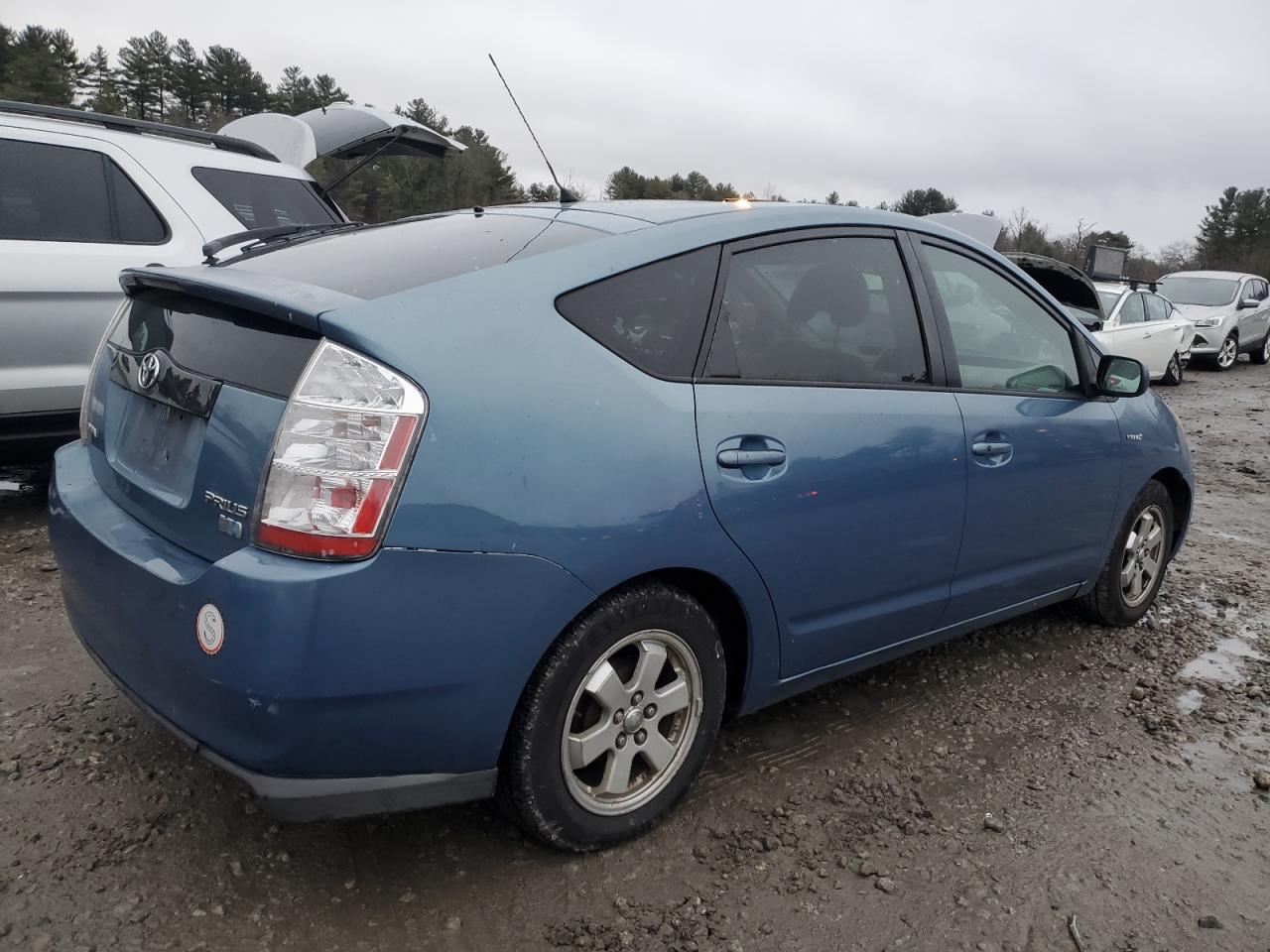 Image 3 of 2006 TOYOTA PRIUS  2006 with VIN JTDKB20U563173070