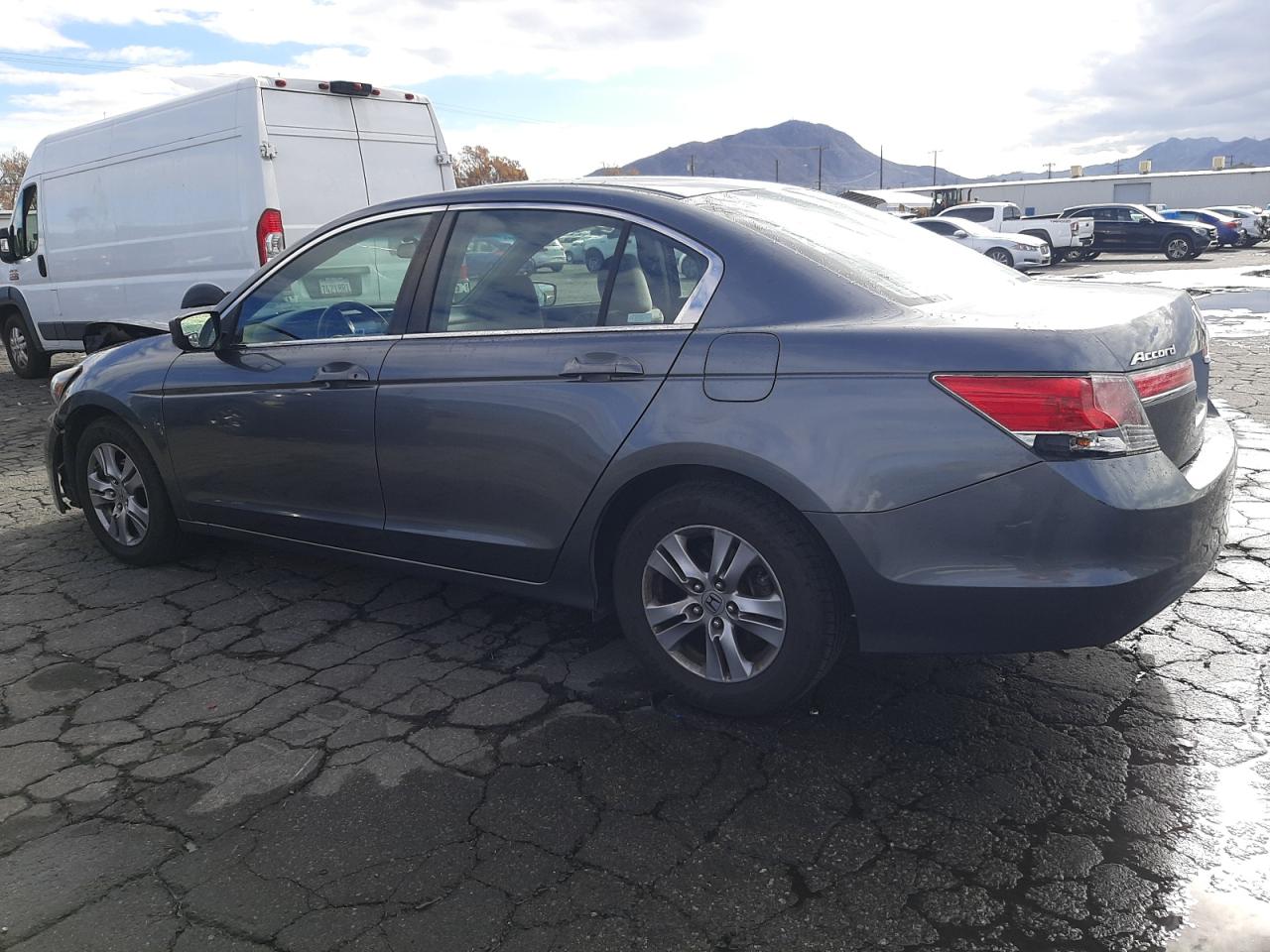 Изображение 2 2012 HONDA ACCORD LXP 2012 с VIN 1HGCP2F49CA031777