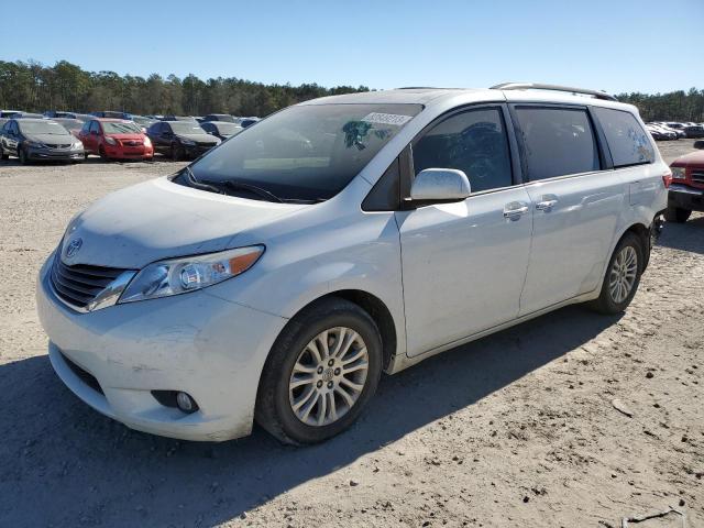 2017 TOYOTA SIENNA XLE 2017 image
