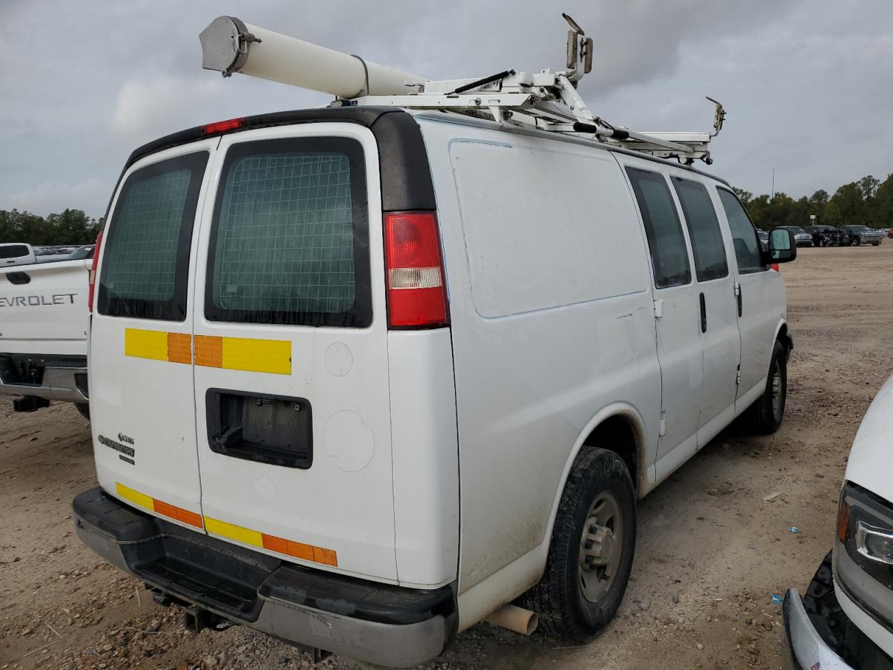 Image 3 of 2014 CHEVROLET EXPRESS G2500  2014 with VIN 1GCWGFCB4E1117135
