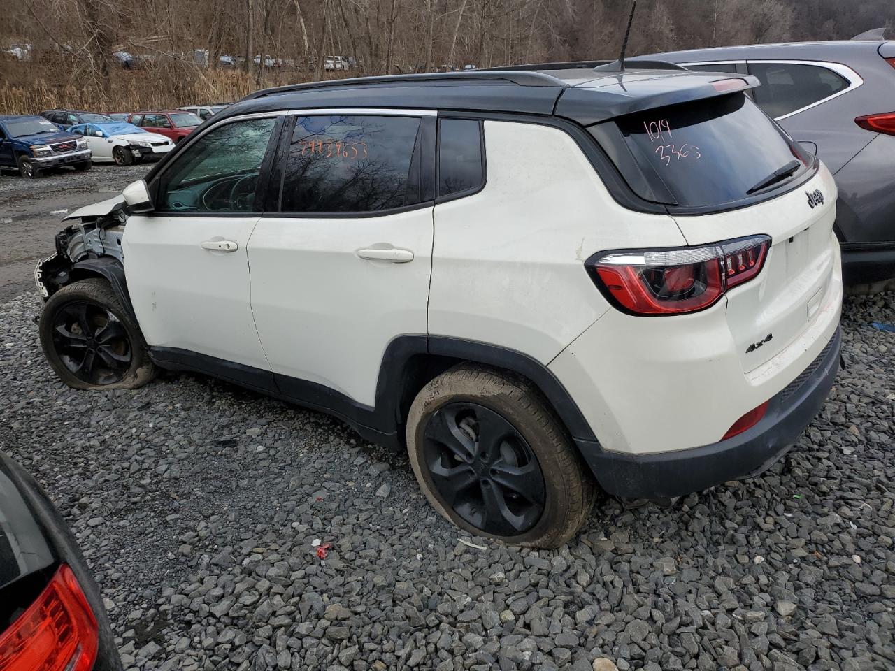Image 2 of 2019 JEEP COMPASS LATITUDE 2019 with VIN 3C4NJDBB2KT842370