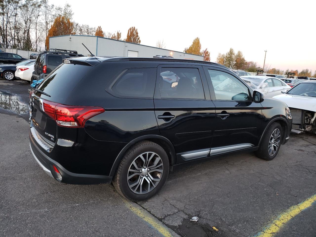 Image 3 of 2016 MITSUBISHI OUTLANDER SE 2016 with VIN JA4AZ3A37GZ030214
