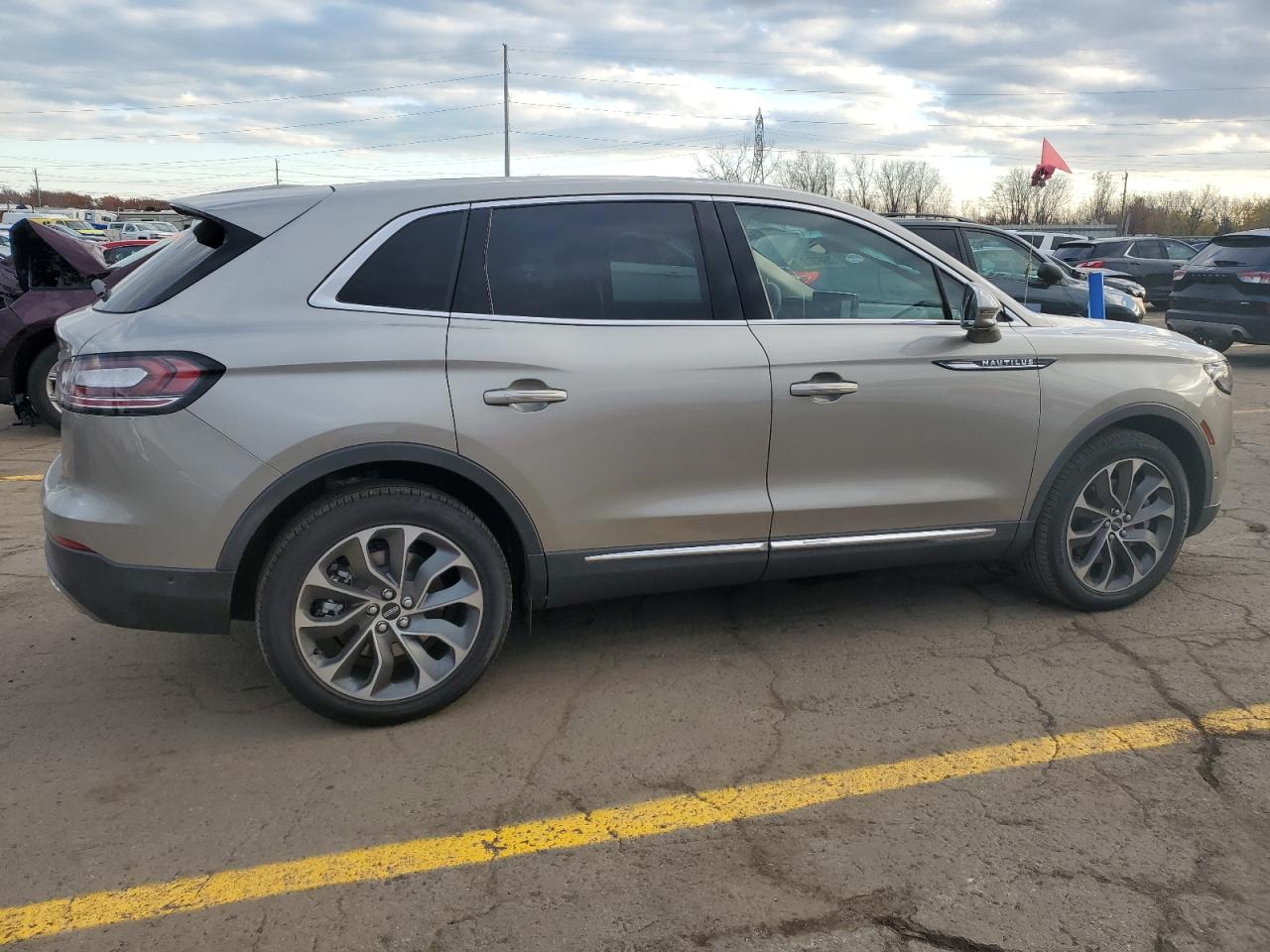 Image 3 of 2023 LINCOLN NAUTILUS RESERVE 2023 with VIN 2LMPJ8K93PBL19648