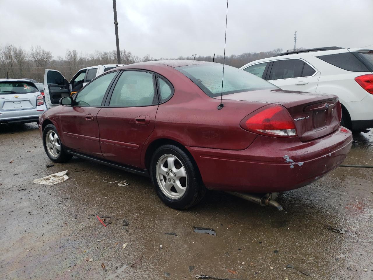 Image 2 of 2005 FORD TAURUS SE 2005 with VIN 1FAHP53U95A261550
