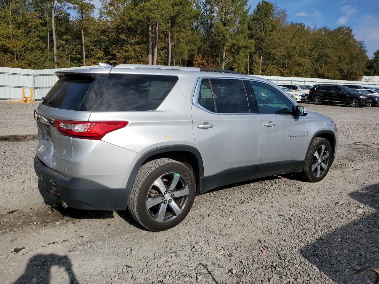 Obraz 3 z 2018 CHEVROLET TRAVERSE LT 2018 z VIN 1GNERHKW6JJ209399