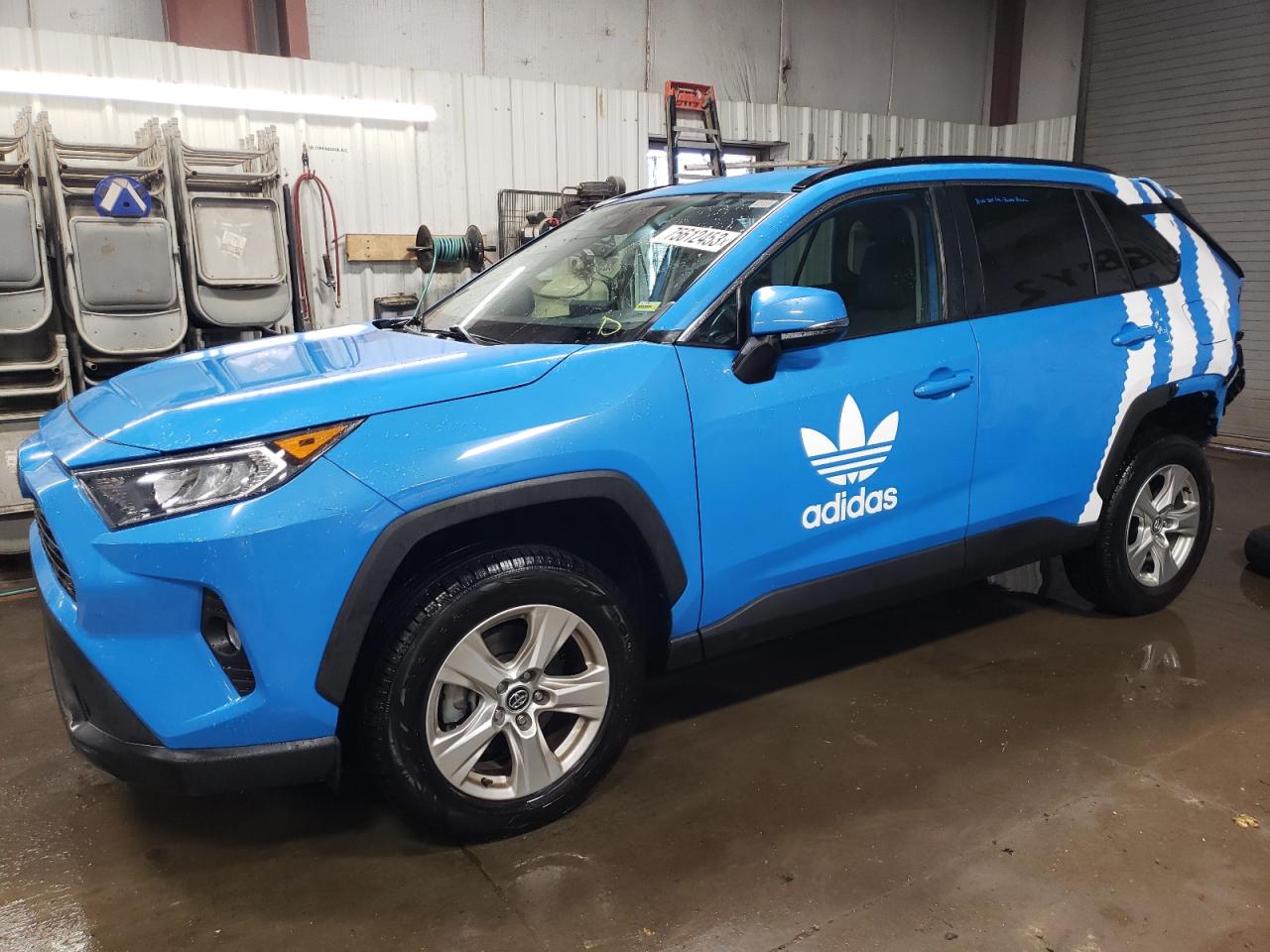 Изображение 2021 TOYOTA RAV4 XLE 2021