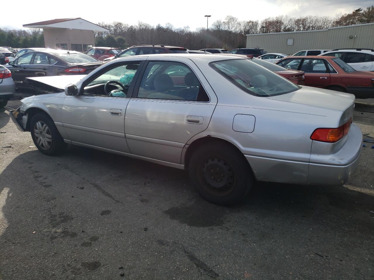 Image 2 of 2001 TOYOTA CAMRY CE 2001 with VIN 4T1BG22KX1U097275