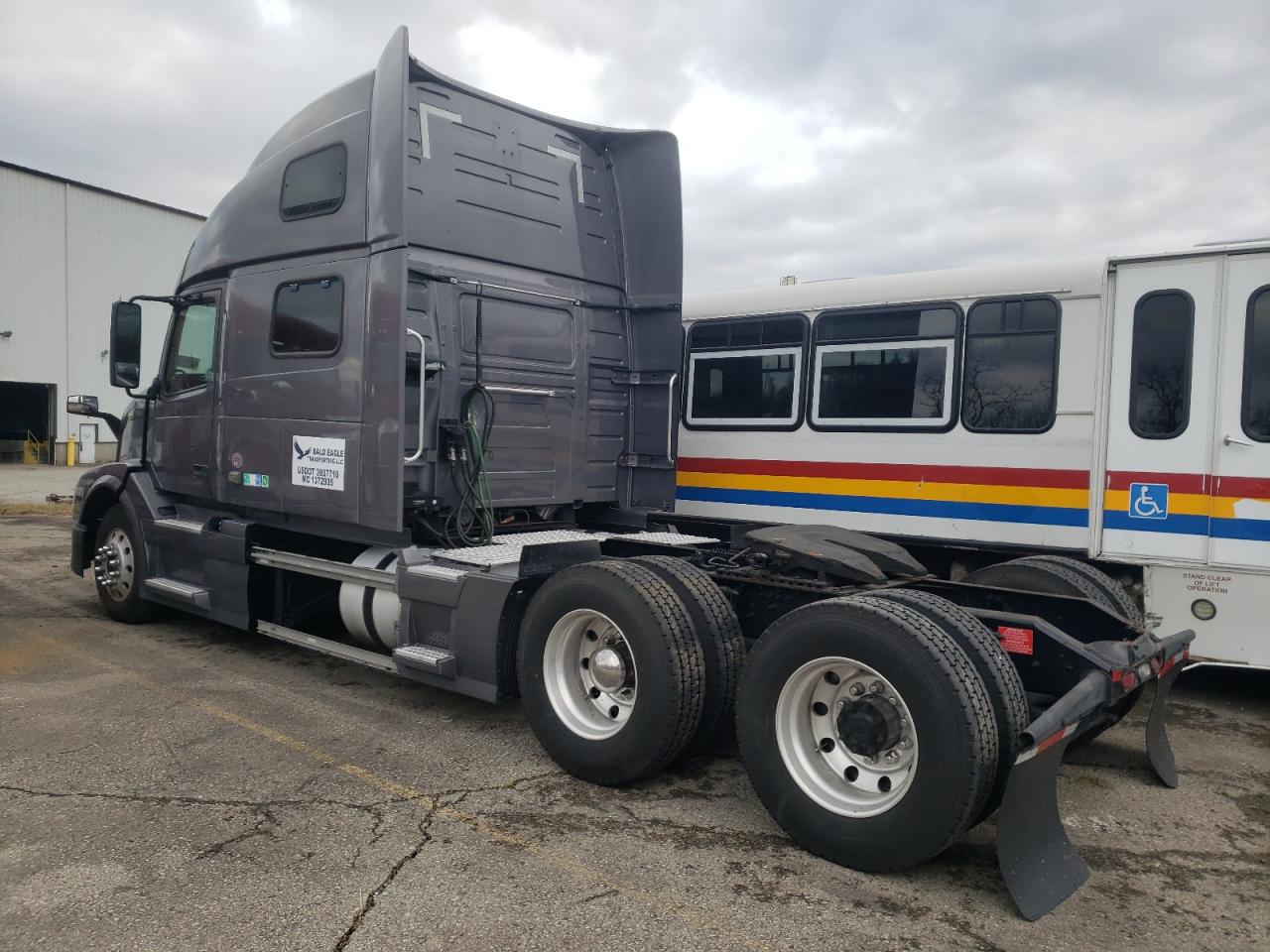 Image 3 of 2018 VOLVO VN VNL 2018 with VIN 4V4NC9TH2JN887192