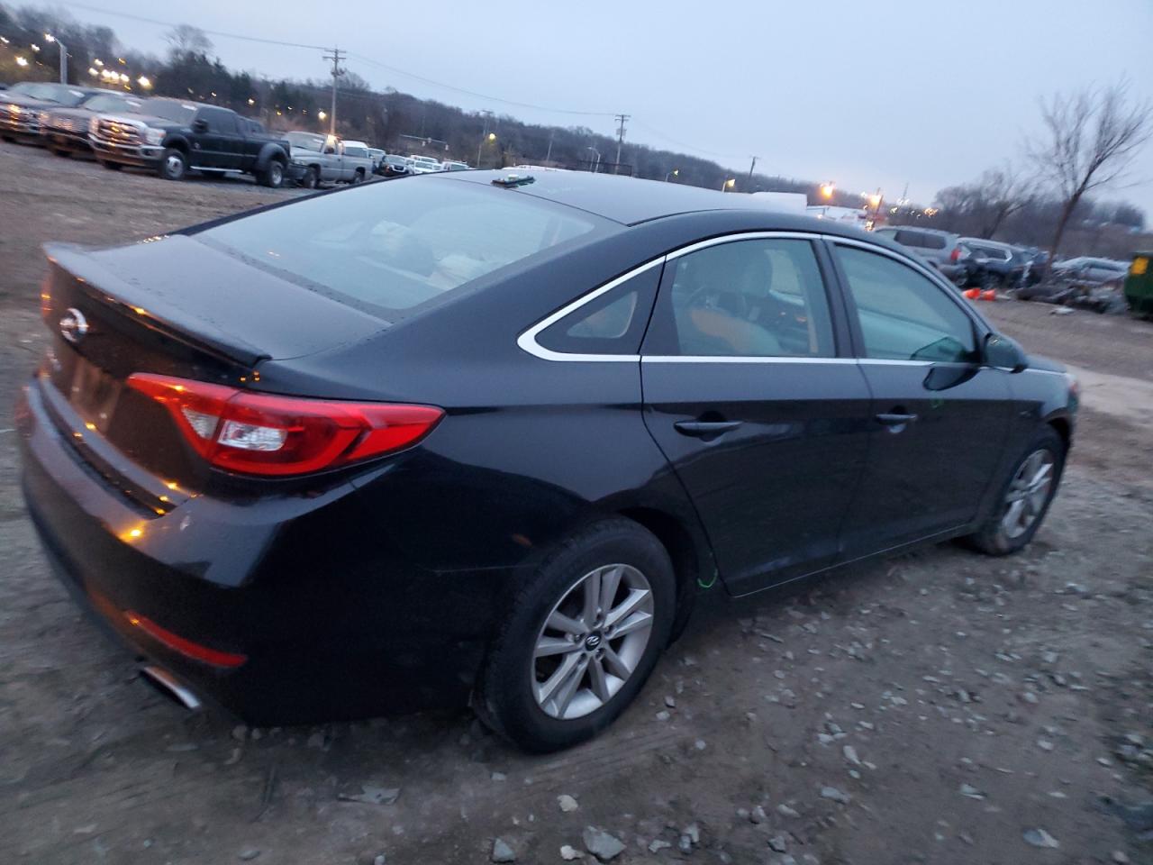 Image 3 of 2015 HYUNDAI SONATA SE 2015 with VIN 5NPE24AF6FH228249