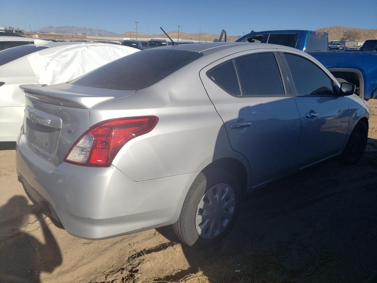 Изображение 3 2017 NISSAN VERSA S 2017 с VIN 3N1CN7AP7HK440713