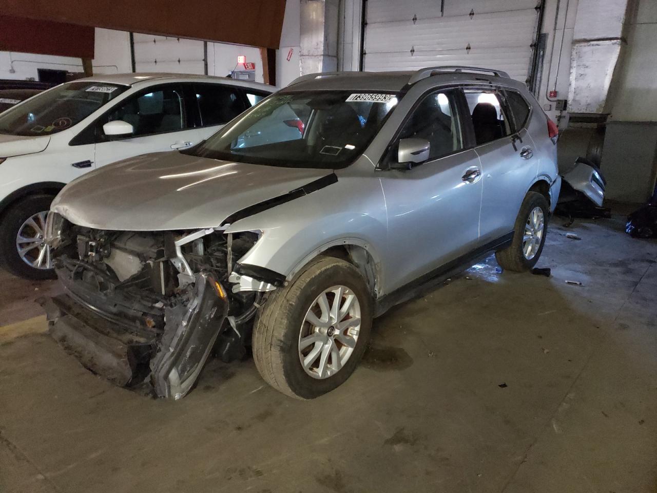 Obraz 1 z 2018 NISSAN ROGUE S 2018 z VIN JN8AT2MV8JW303429