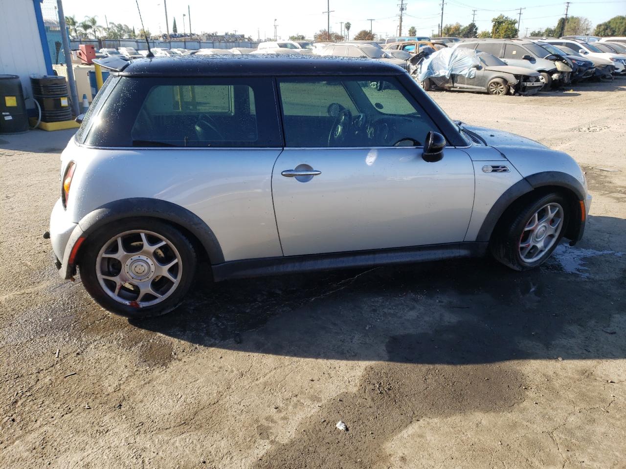 Image 3 of 2002 MINI COOPER S 2002 with VIN WMWRE33422TD53284