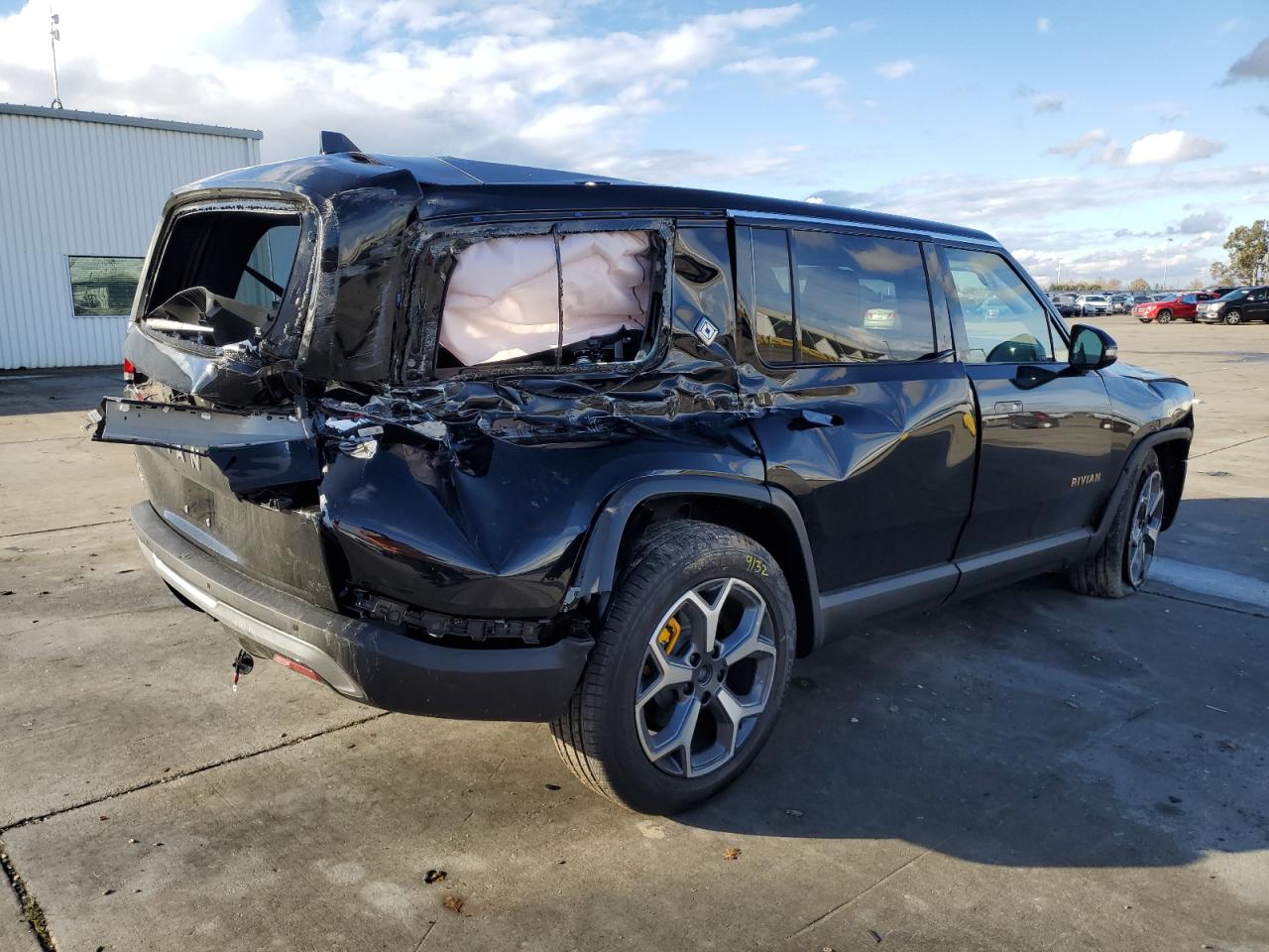 Изображение 3 2023 RIVIAN R1S ADVENTURE 2023 с VIN 7PDSGABAXPN024487