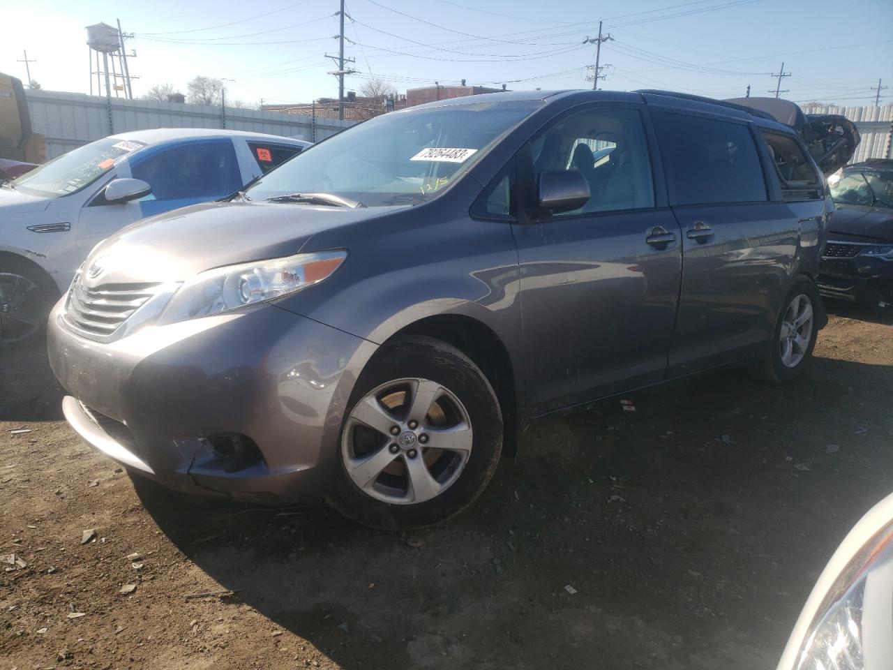 2011 TOYOTA SIENNA LE 2011 image