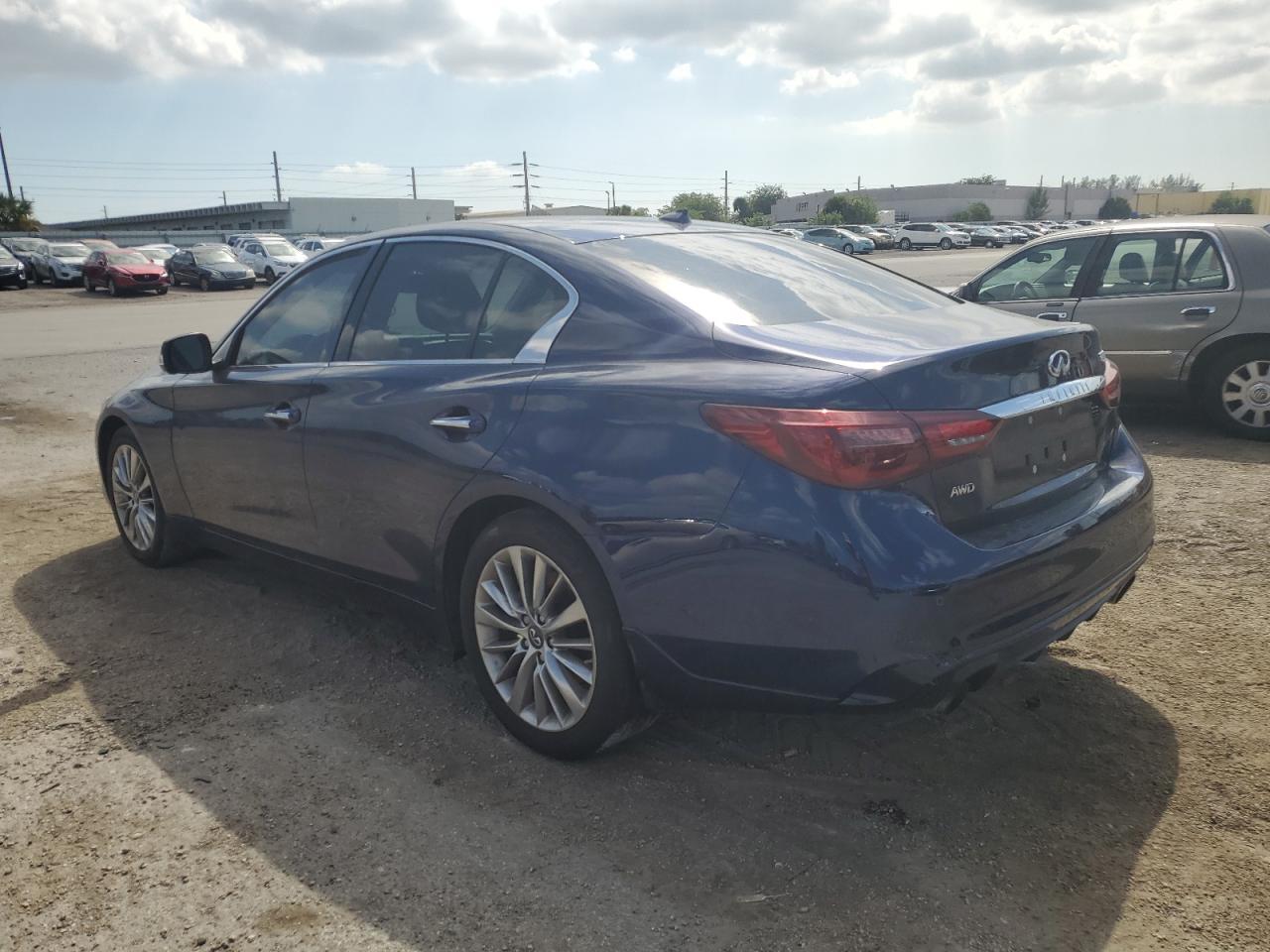 Изображение 2 Infiniti Q50 Luxe 2021 с VIN JN1EV7BR1MM754893
