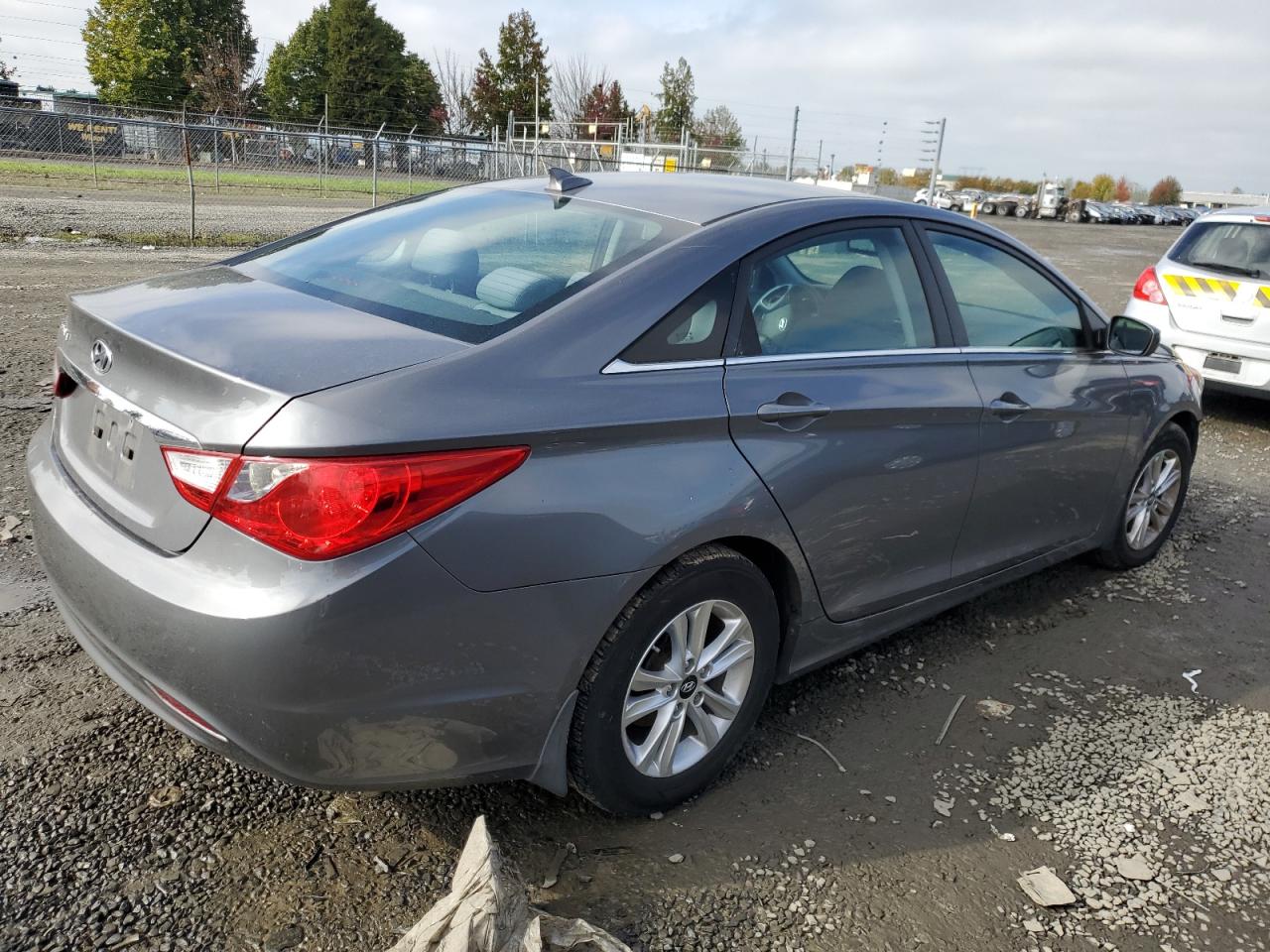 Image 3 of 2013 HYUNDAI SONATA GLS 2013 with VIN 5NPEB4AC6DH660178