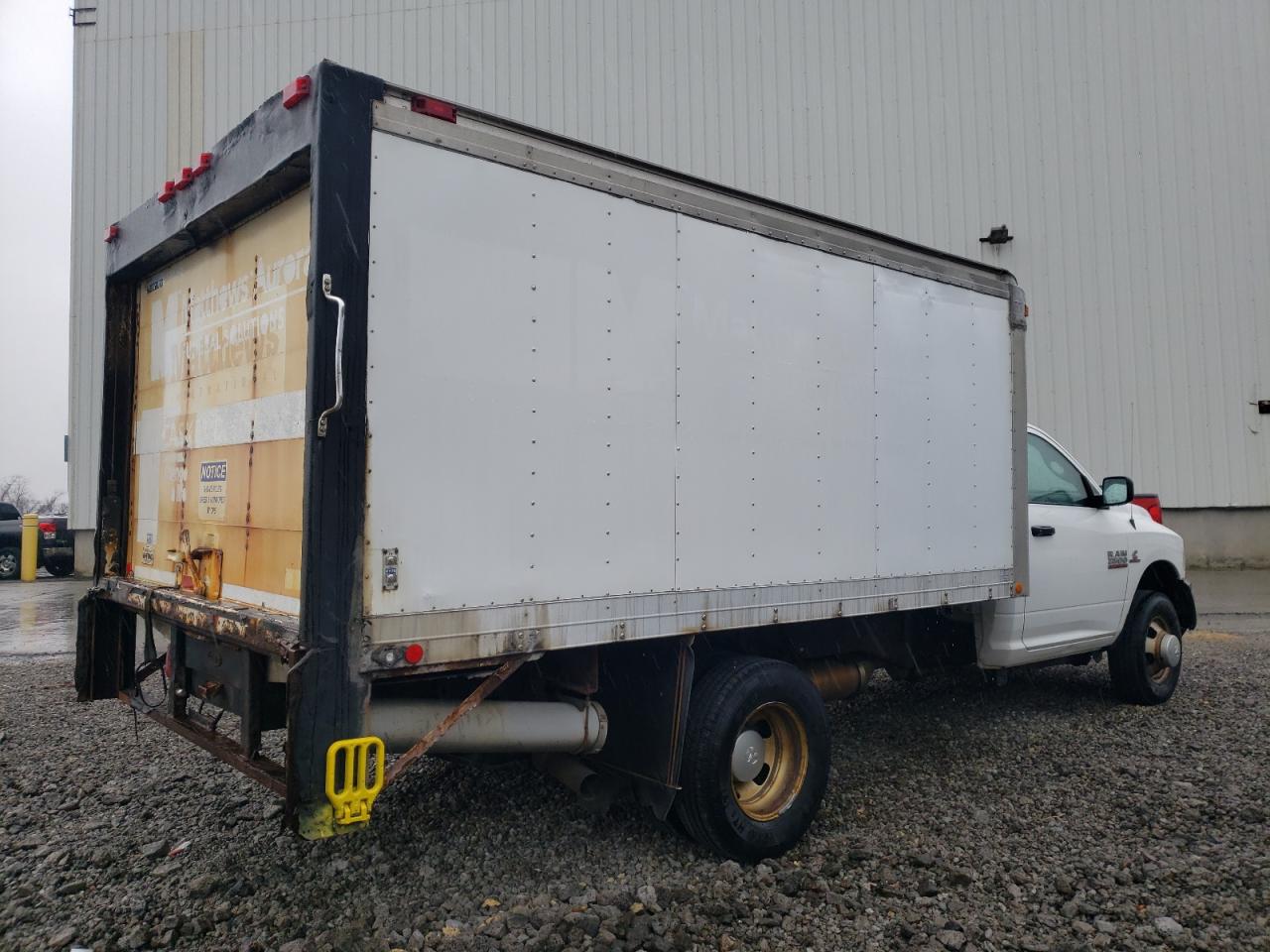 Obraz 3 z 2015 RAM 3500  2015 z VIN 3C7WRSBL0FG556545