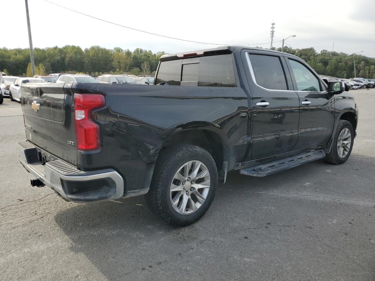 Image 3 of 2022 CHEVROLET SILVERADO LTD K1500 LTZ 2022 with VIN 3GCUYGEL2NG211449