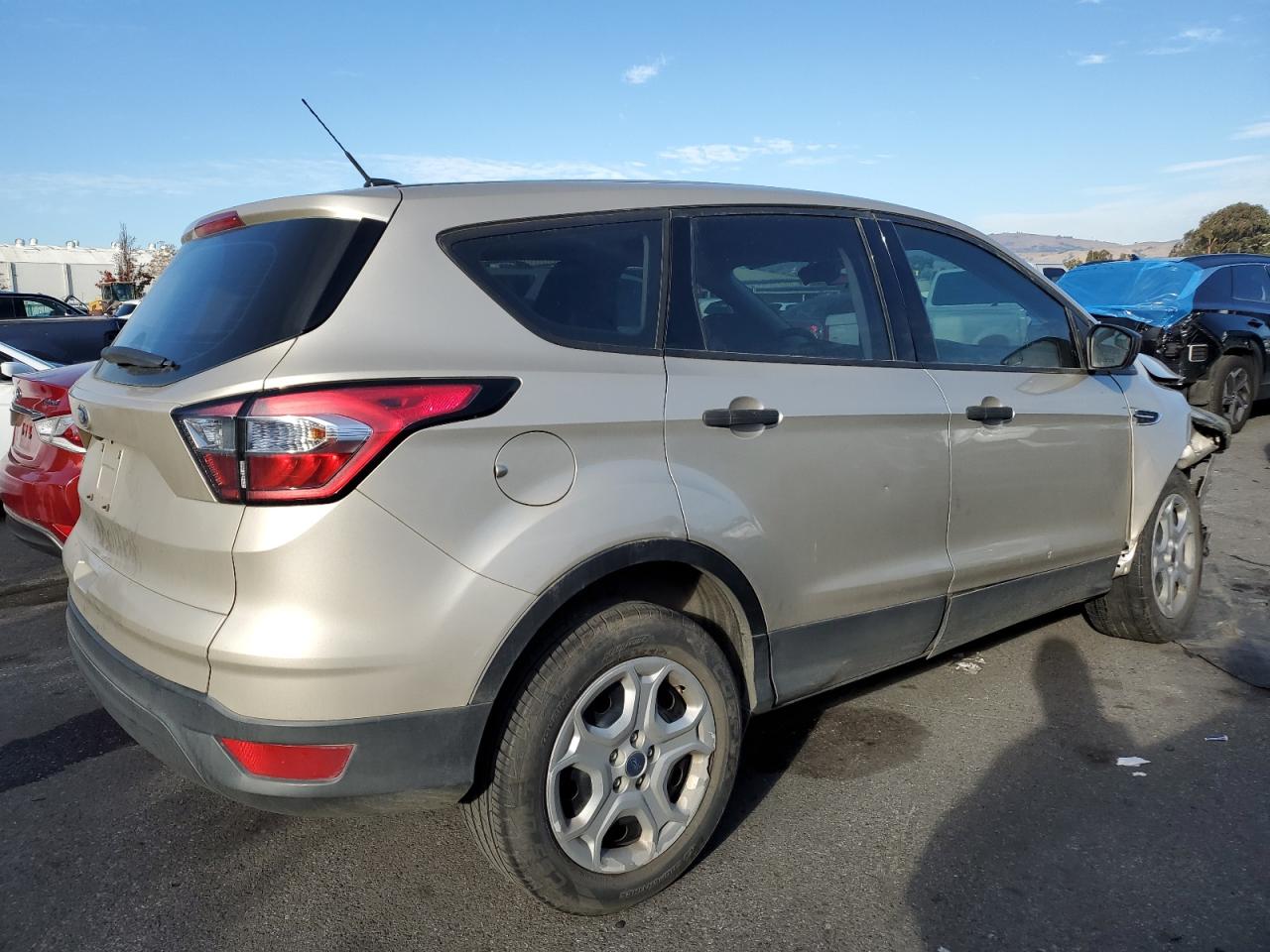 Изображение 3 2018 FORD ESCAPE S 2018 с VIN 1FMCU0F72JUA24862