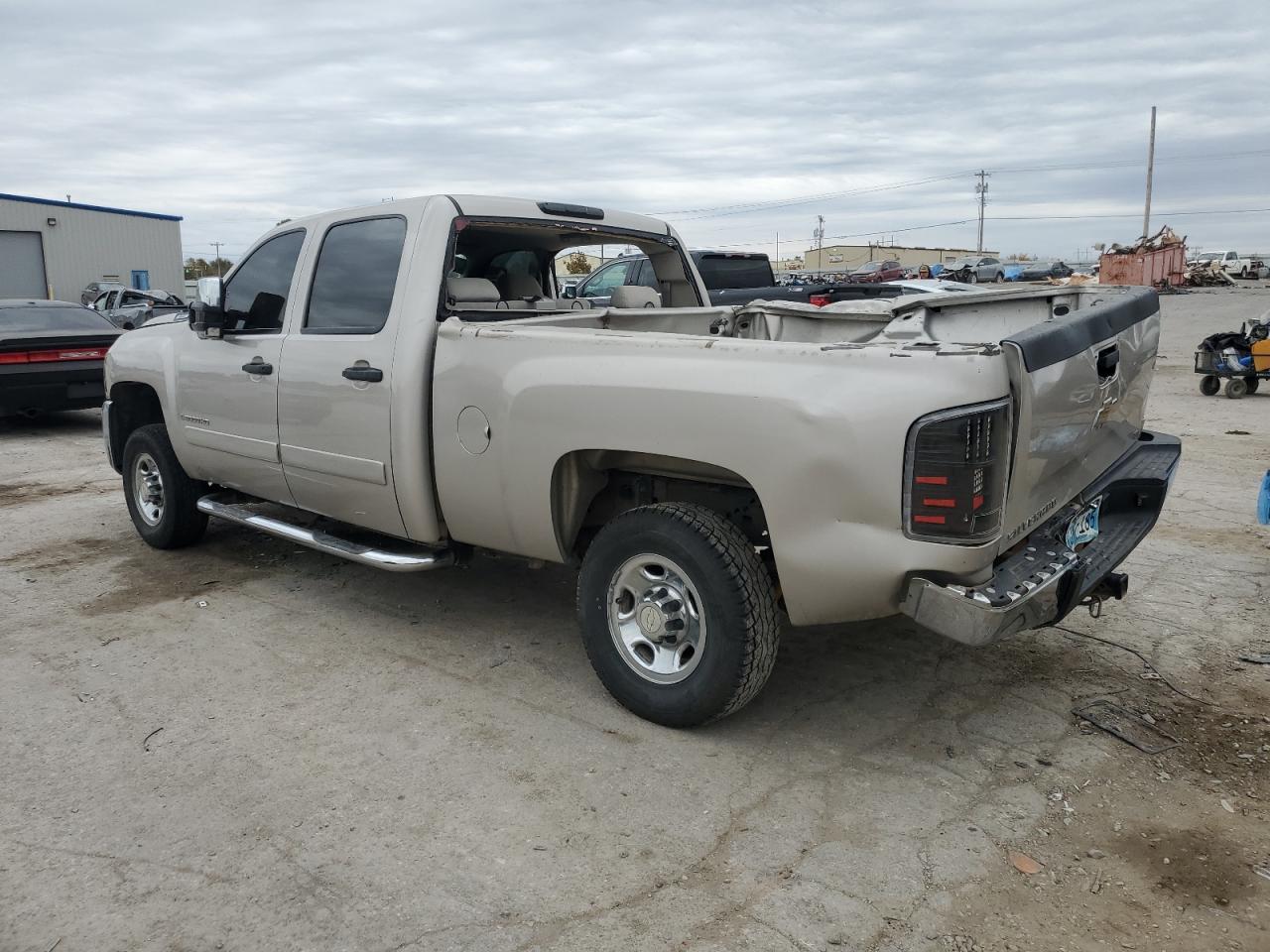 Image 2 of 2008 CHEVROLET SILVERADO C2500 HEAVY DUTY 2008 with VIN 1GCHC23K08F121283