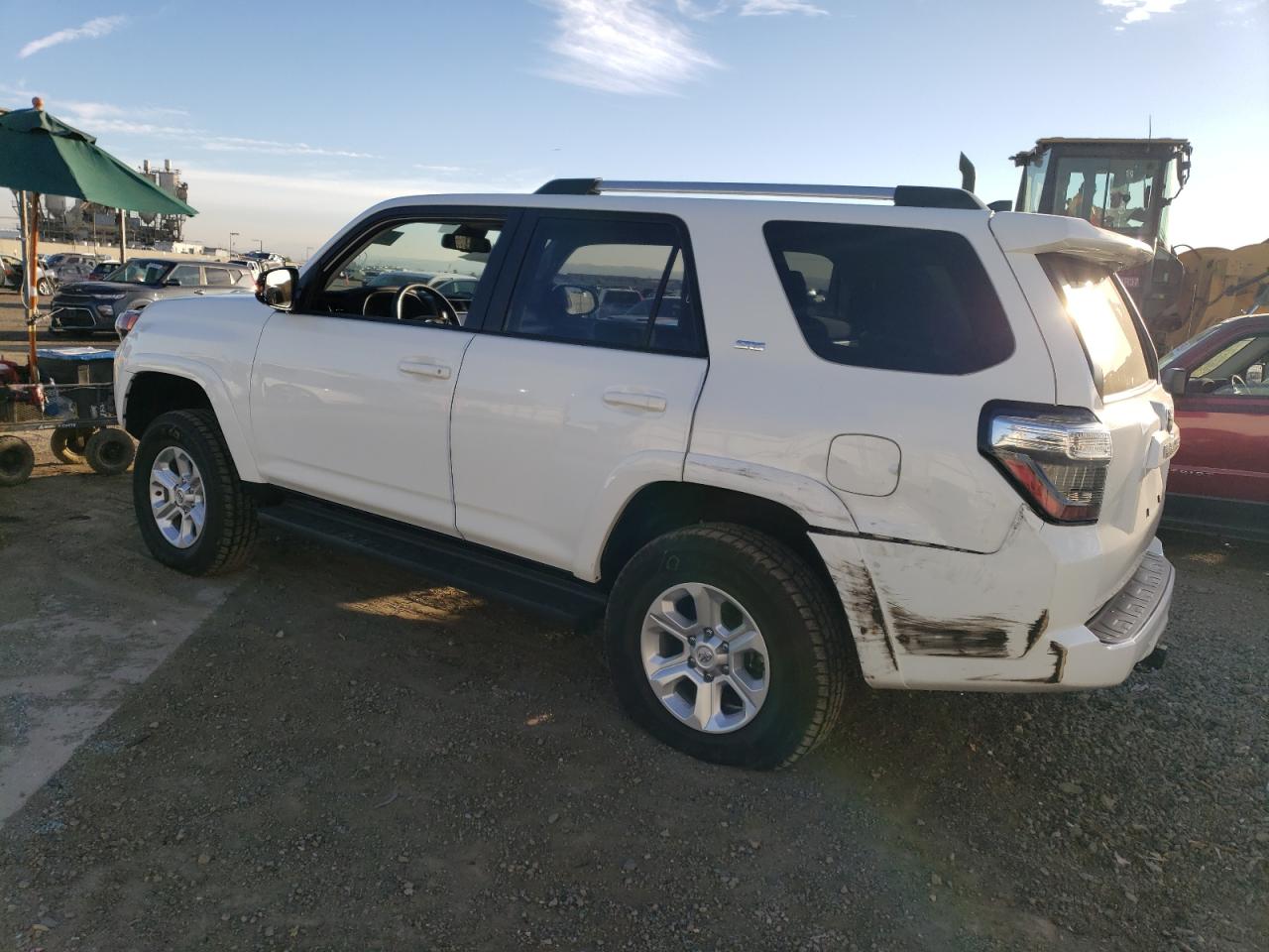 Изображение 2 2022 TOYOTA 4RUNNER SR5/SR5 PREMIUM 2022 с VIN JTEMU5JR0N6017607