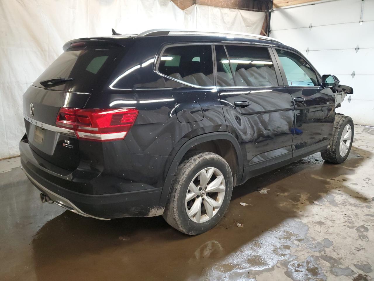 Image 3 of 2018 VOLKSWAGEN ATLAS SE 2018 with VIN 1V2KR2CA7JC567545