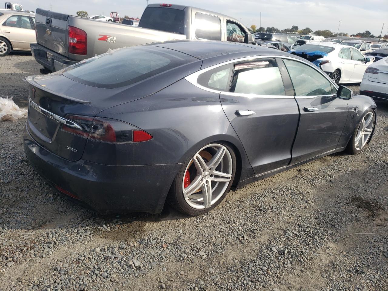 Obraz 3 z 2018 TESLA MODEL S  2018 z VIN 5YJSA1E22JF285311