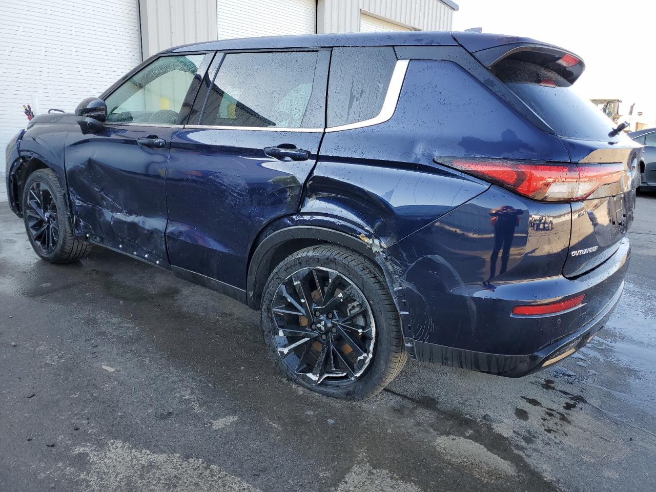 Image 2 of 2023 MITSUBISHI OUTLANDER SE 2023 with VIN JA4J3UA80PZ023866