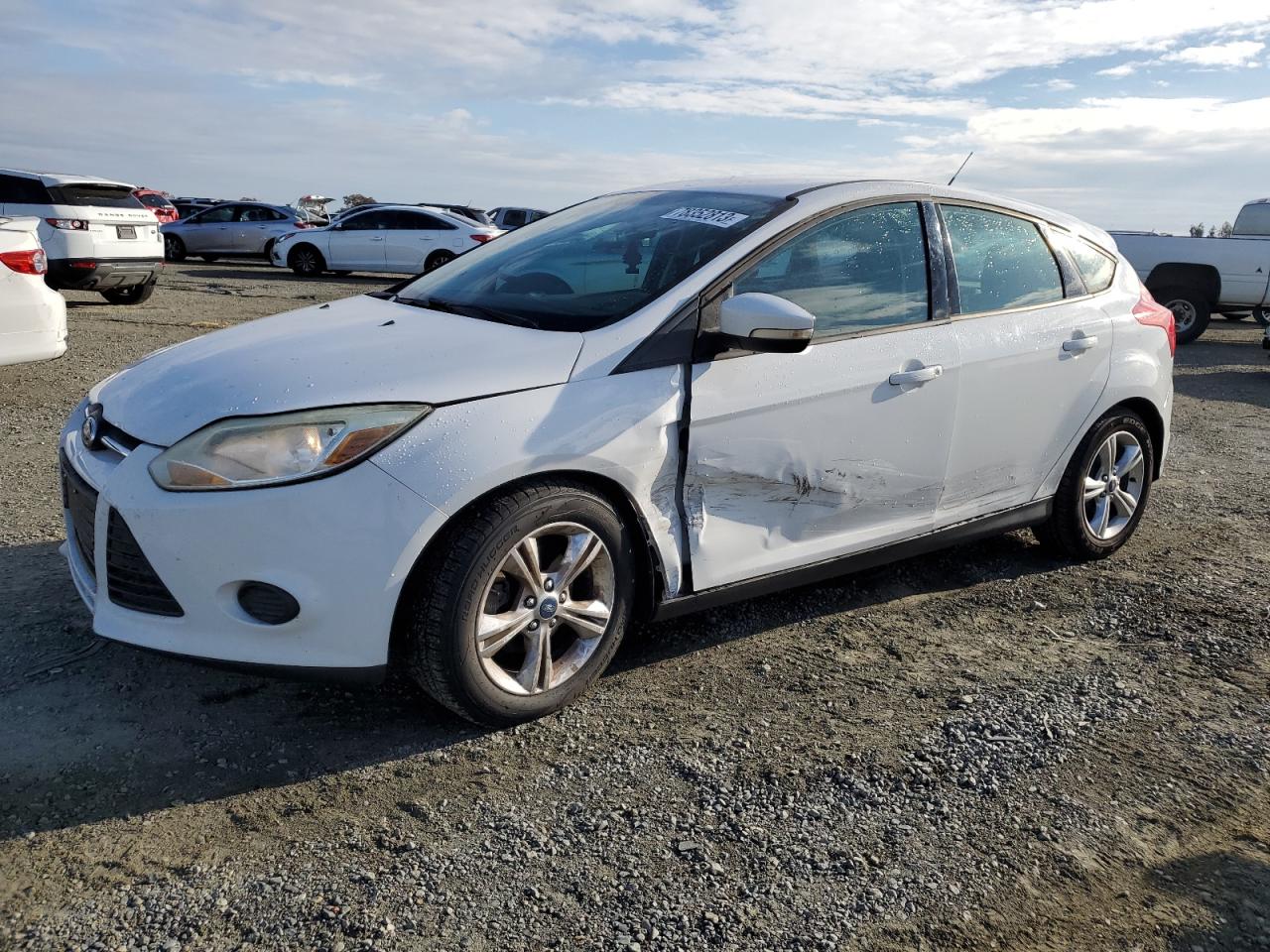 Image 1 of 2013 FORD FOCUS SE 2013 with VIN 1FADP3K25DL223772