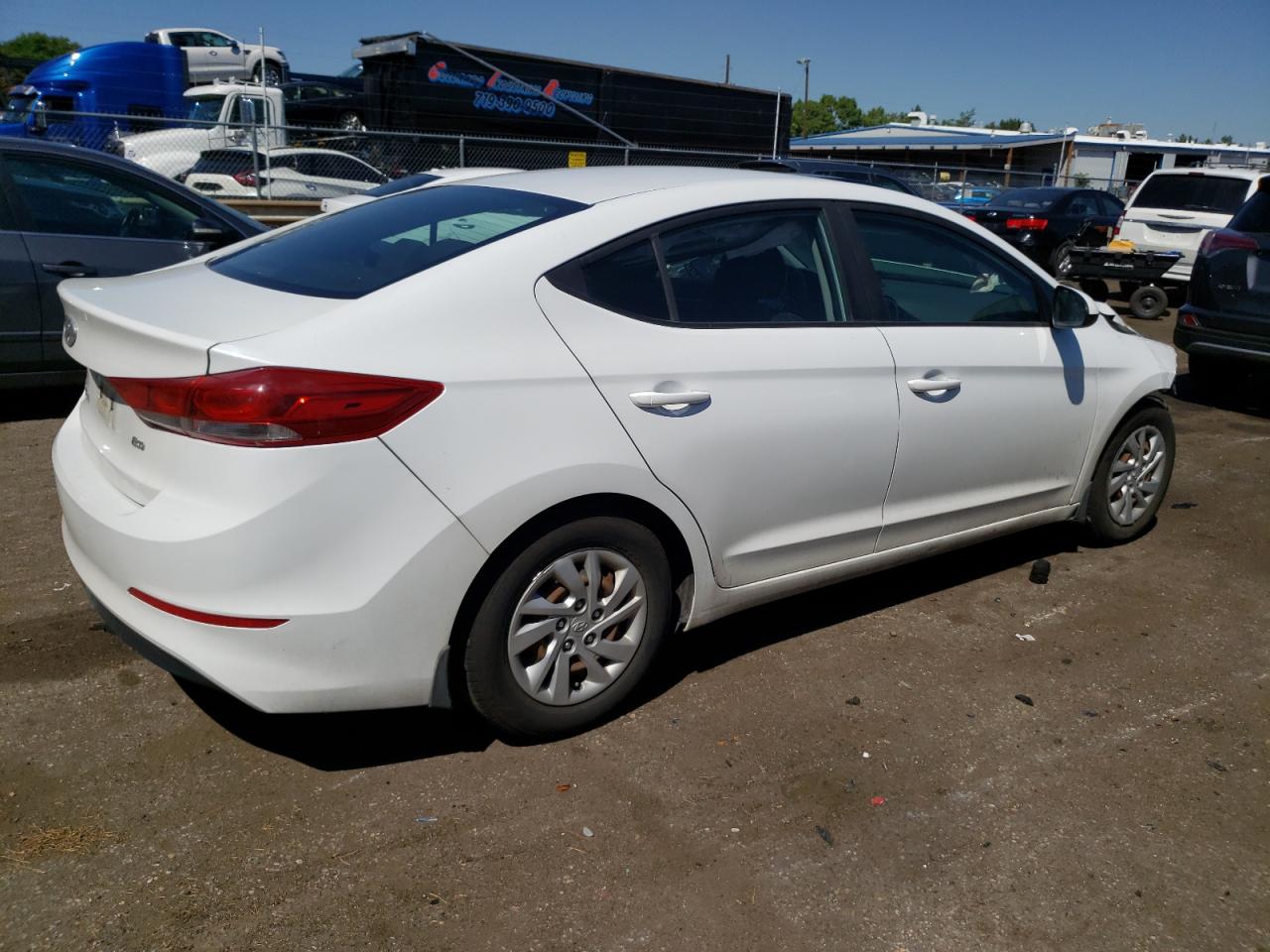 Изображение 3 Hyundai Elantra Se 2018 с VIN 5NPD74LFXJH342368