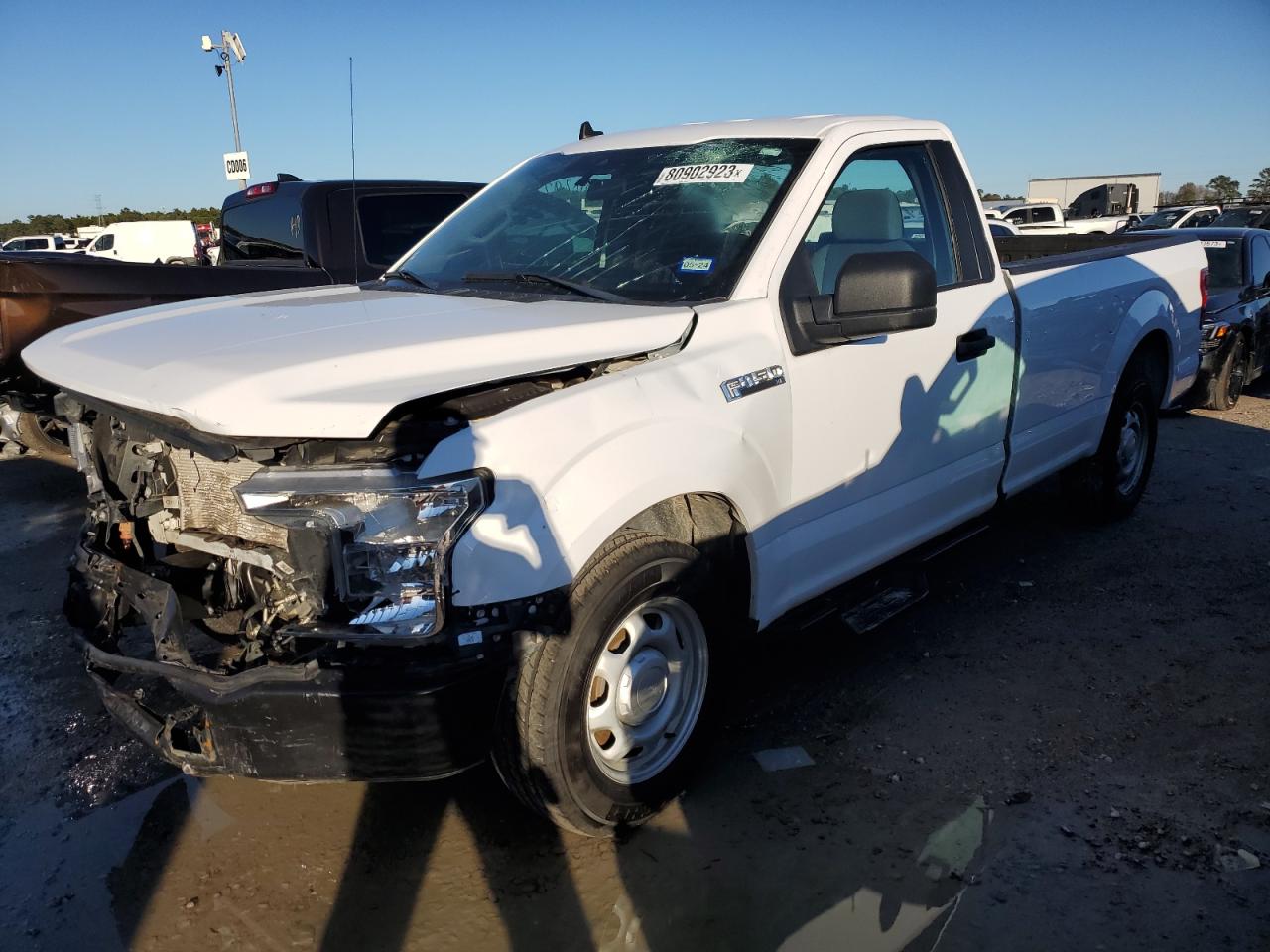 Obraz 1 z Ford F150 2020 z VIN 1FTMF1CB6LKD95460