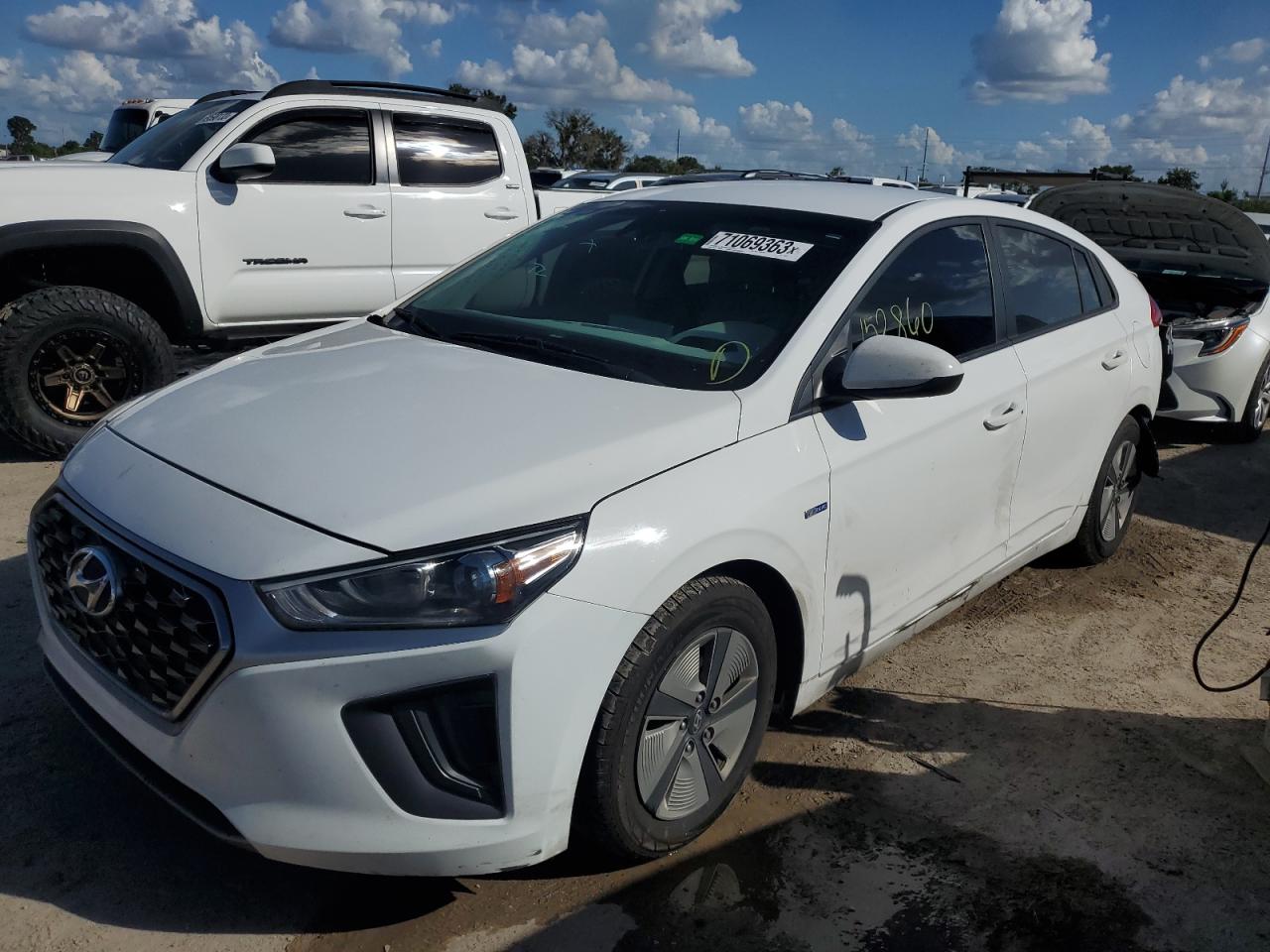 Obraz 1 z 2020 HYUNDAI IONIQ BLUE 2020 z VIN KMHC65LC2LU187071