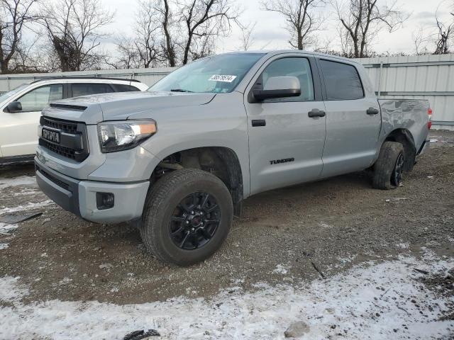 Obraz 1 z 2017 TOYOTA TUNDRA CREWMAX SR5 2017 z VIN 5TFDY5F19HX586823