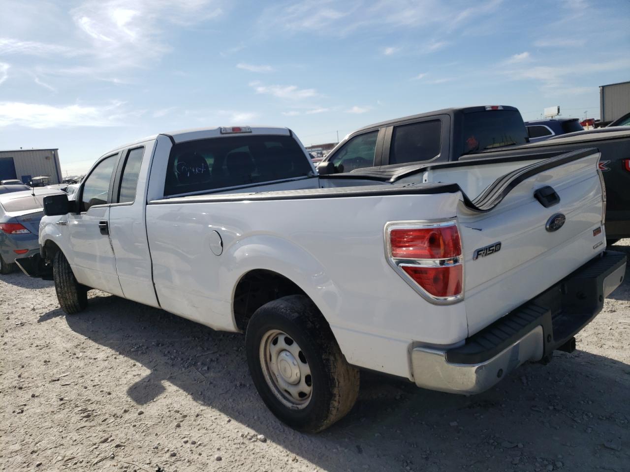 Image 2 of 2014 FORD F150 SUPER CAB 2014 with VIN 1FTFX1CF6EKG22285